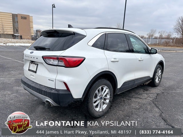 2020 Ford Escape SE