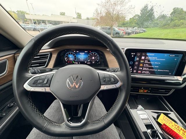 2025 Volkswagen Atlas 2.0T SE w/Technology