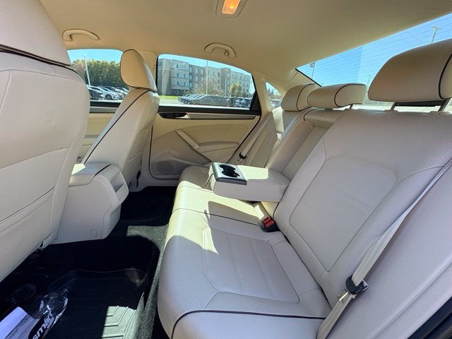 2018 Volkswagen Passat 2.0T R-Line