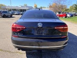 2018 Volkswagen Passat 2.0T R-Line