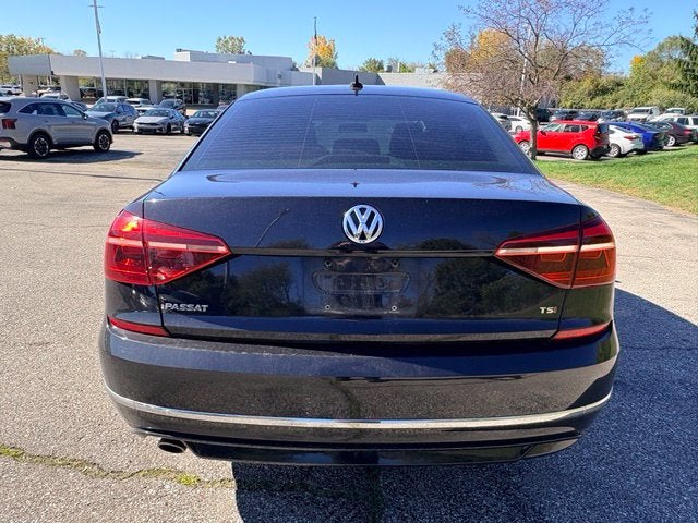 2018 Volkswagen Passat 2.0T R-Line