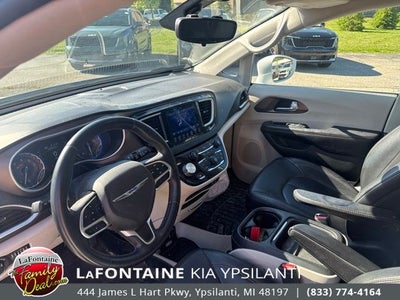 2017 Chrysler Pacifica Touring L