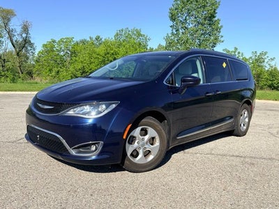 2017 Chrysler Pacifica Touring L Plus