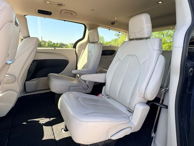 2017 Chrysler Pacifica Touring L Plus