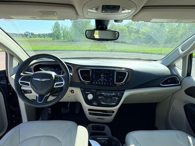 2017 Chrysler Pacifica Touring L Plus