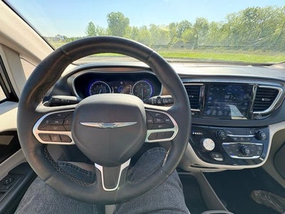 2017 Chrysler Pacifica Touring L Plus