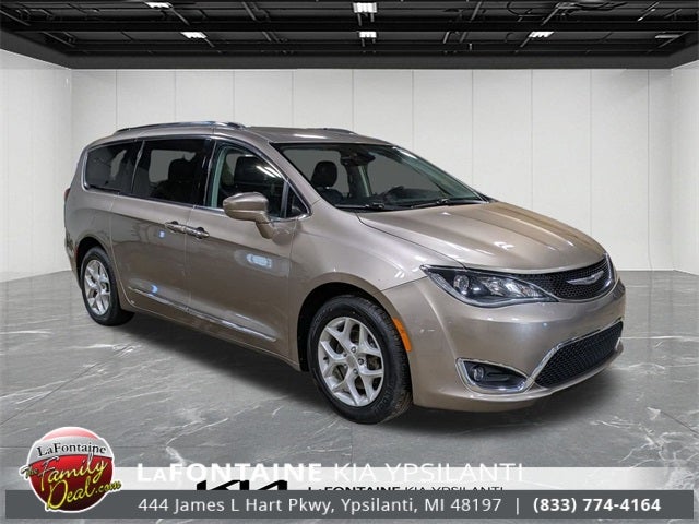 2017 Chrysler Pacifica Touring L Plus