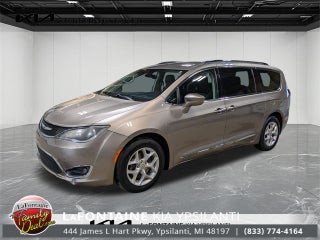 2017 Chrysler Pacifica Touring L Plus