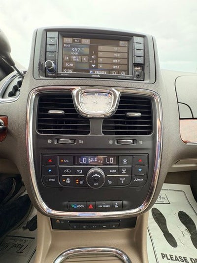 2016 Chrysler Town & Country Limited