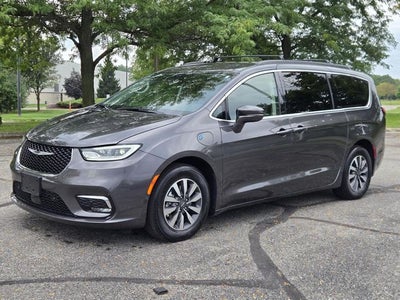2022 Chrysler Pacifica Hybrid Touring L