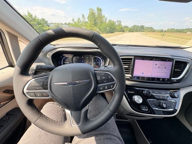 2022 Chrysler Pacifica Hybrid Touring L