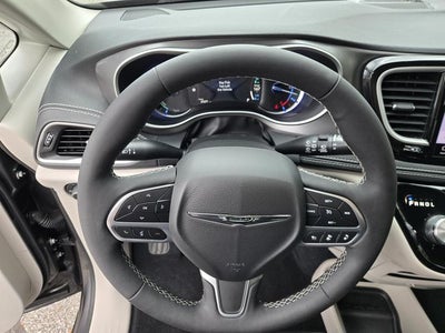 2022 Chrysler Pacifica Hybrid Touring L