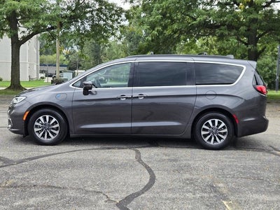 2022 Chrysler Pacifica Hybrid Touring L