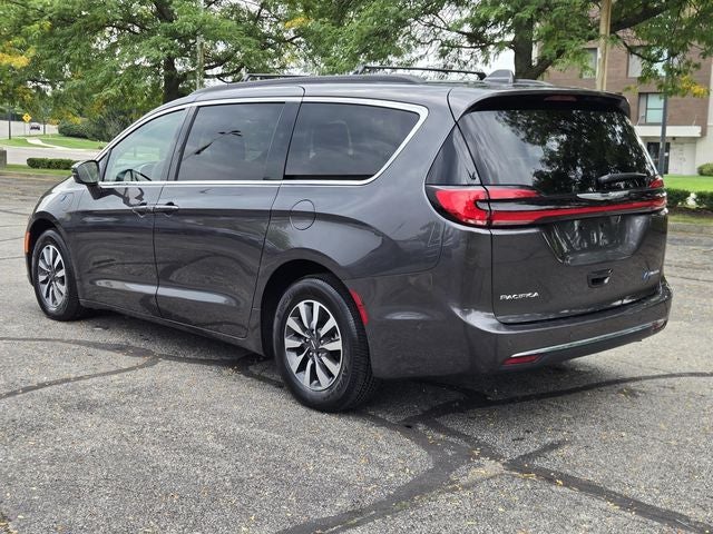 2022 Chrysler Pacifica Hybrid Touring L