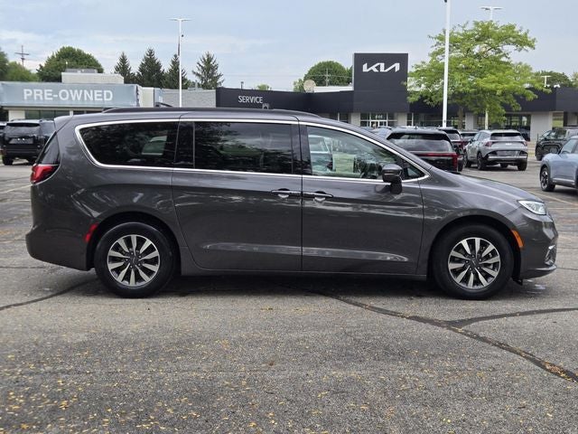 2022 Chrysler Pacifica Hybrid Touring L