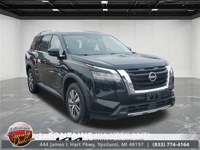 2023 Nissan Pathfinder SL