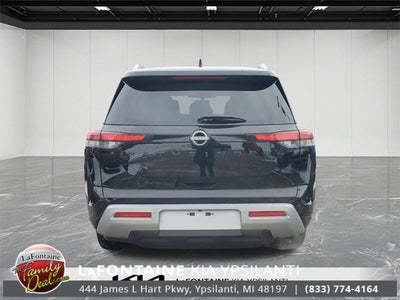 2023 Nissan Pathfinder SL