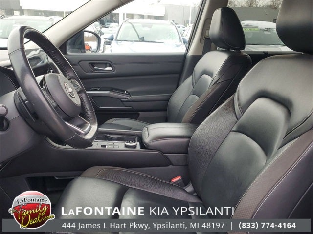 2023 Nissan Pathfinder SL