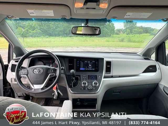 2017 Toyota Sienna LE 7 Passenger