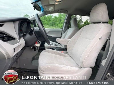 2017 Toyota Sienna LE 7 Passenger