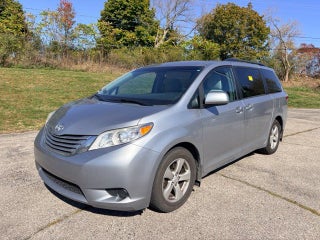 2017 Toyota Sienna LE