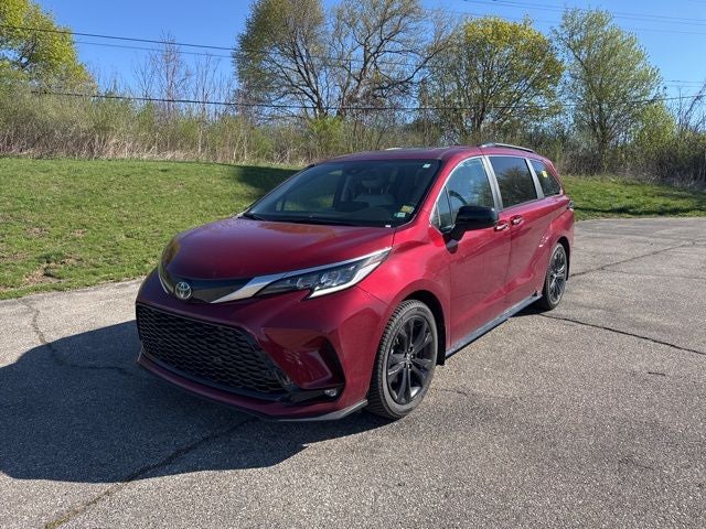 2023 Toyota Sienna XSE 7 Passenger