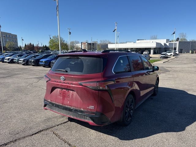 2023 Toyota Sienna XSE 7 Passenger