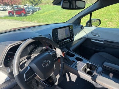 2023 Toyota Sienna XSE 7 Passenger