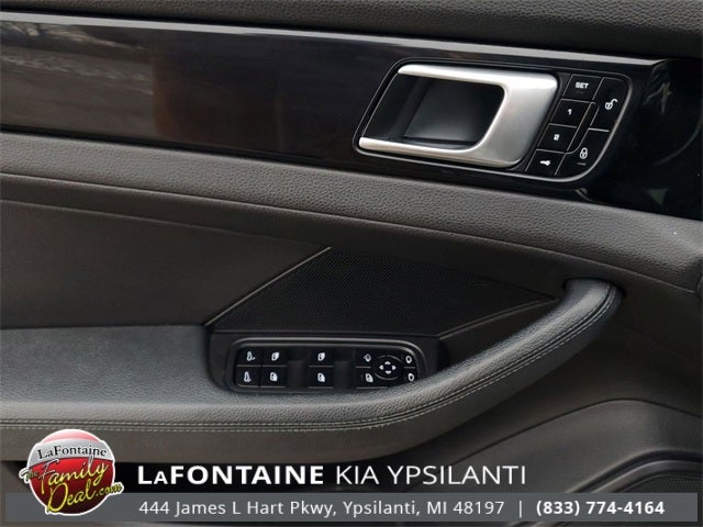 2018 Porsche Panamera 4