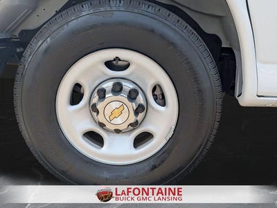 2025 Chevrolet Express Passenger 1LT