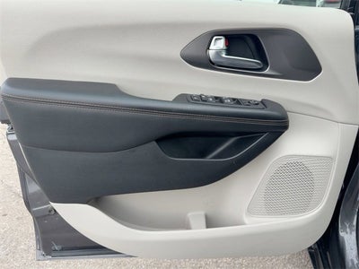 2020 Chrysler Pacifica Touring