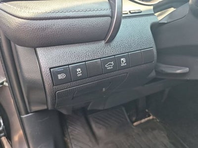 2022 Toyota Camry SE Hybrid