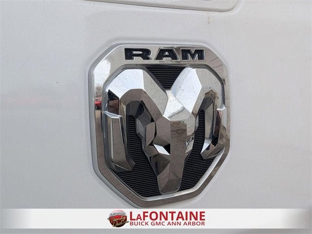2020 RAM 1500 Laramie Crew Cab 4x4 5'7" Box