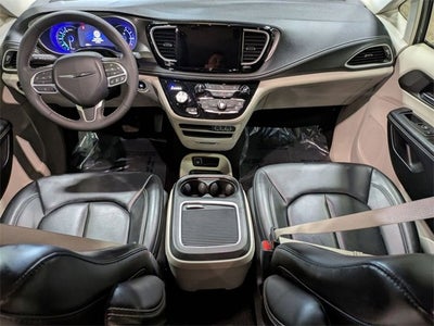 2023 Chrysler Pacifica Hybrid Touring L