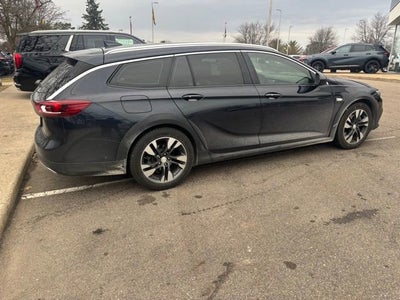 2020 Buick Regal TourX Essence