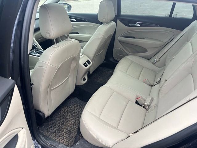 2020 Buick Regal TourX Essence