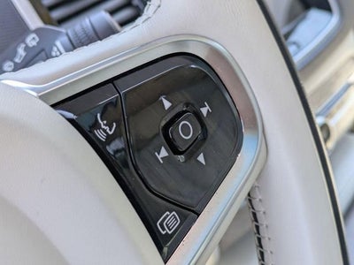 2024 Volvo XC90 B5 Plus Bright Theme