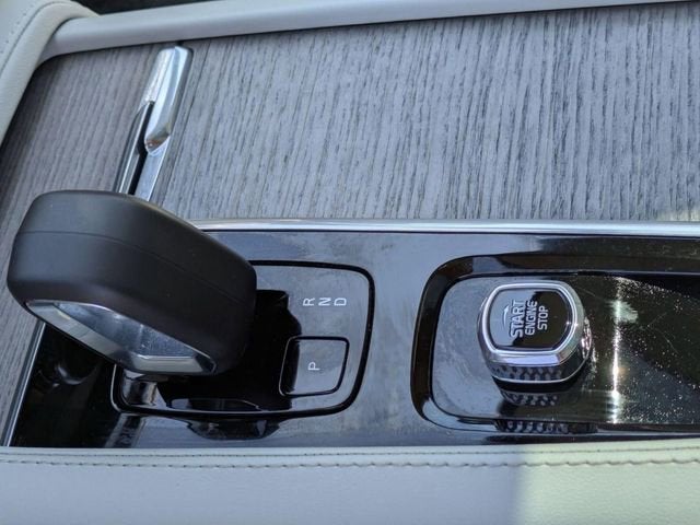 2024 Volvo XC90 B5 Plus Bright Theme