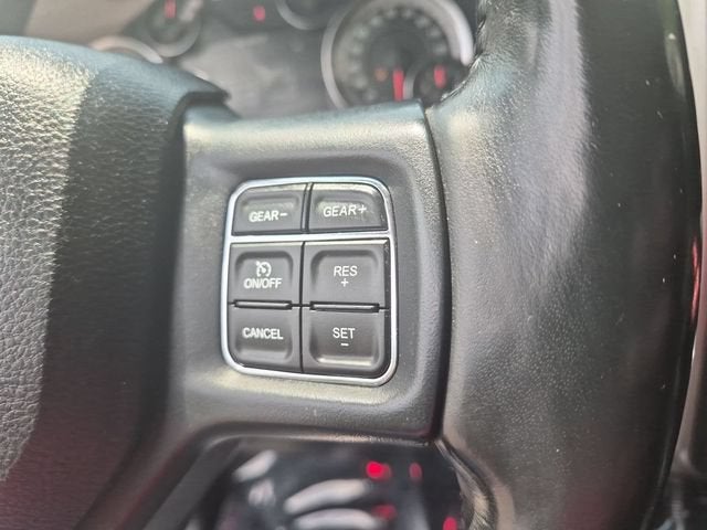 2017 RAM 1500 Big Horn Crew Cab 4x4 5'7" Box