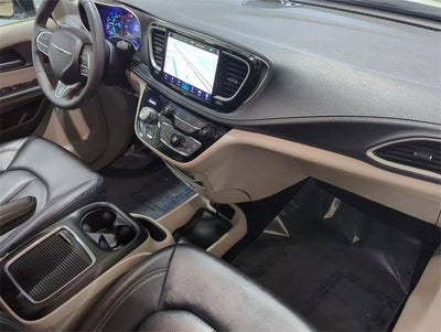 2024 Chrysler Pacifica Hybrid Select