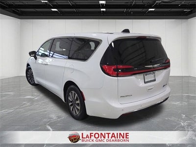 2024 Chrysler Pacifica Hybrid Select