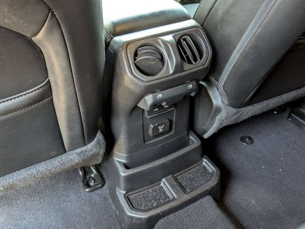 2019 Jeep Wrangler Unlimited Sahara Altitude