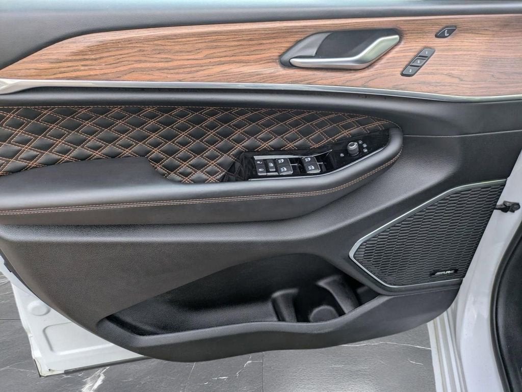 2023 Jeep Grand Cherokee L Summit 4x4