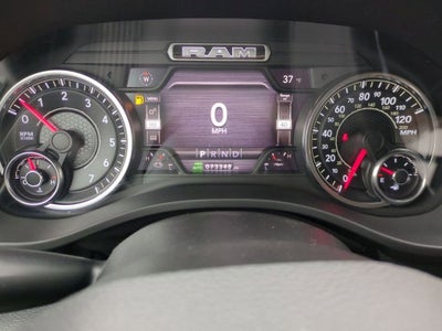 2020 RAM 1500 Laramie Crew Cab 4x4 5'7" Box