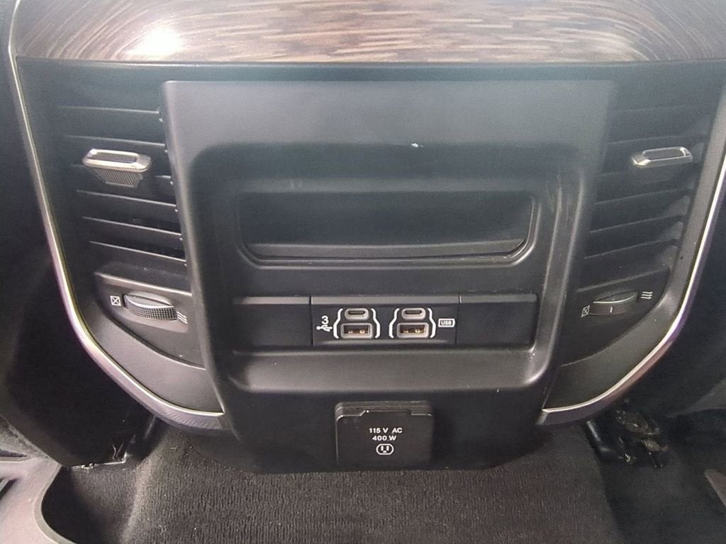 2020 RAM 1500 Laramie Crew Cab 4x4 5'7" Box