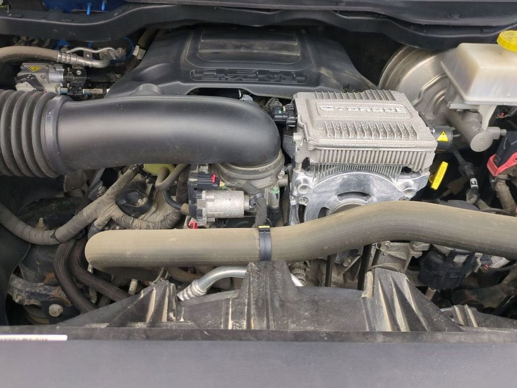 2020 RAM 1500 Laramie Crew Cab 4x4 5'7" Box