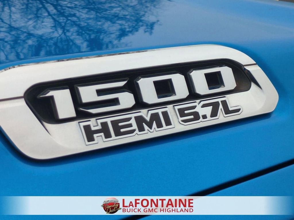 2020 RAM 1500 Laramie Crew Cab 4x4 5'7" Box