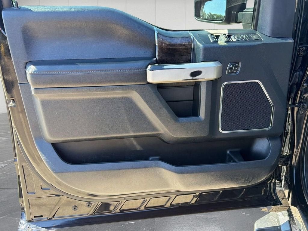 2022 Ford F-350 LARIAT