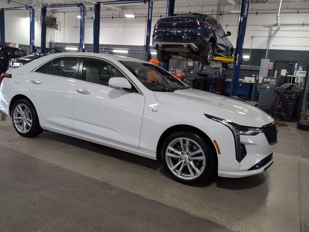 2023 Cadillac CT4 Luxury
