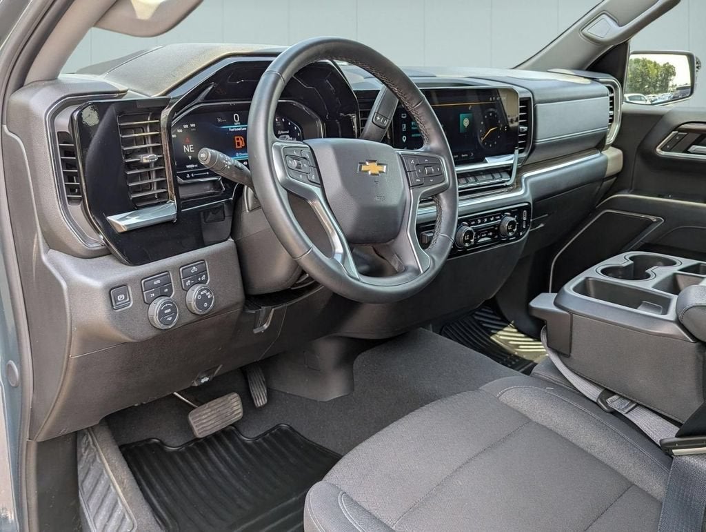 2025 Chevrolet Silverado 1500 LT (2FL)